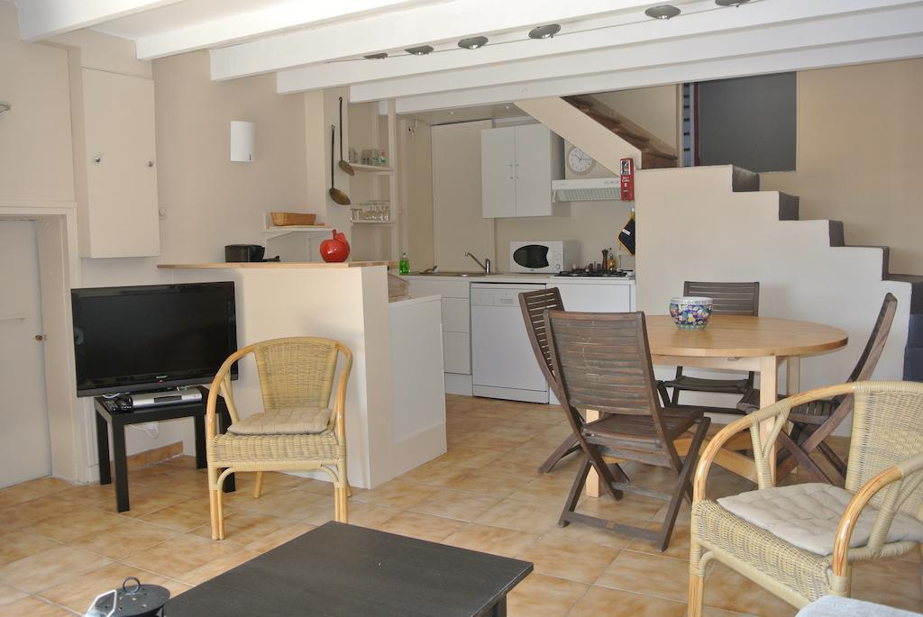 En Avignon 30133 Les Angles Apartment Les Angles  Bilik gambar